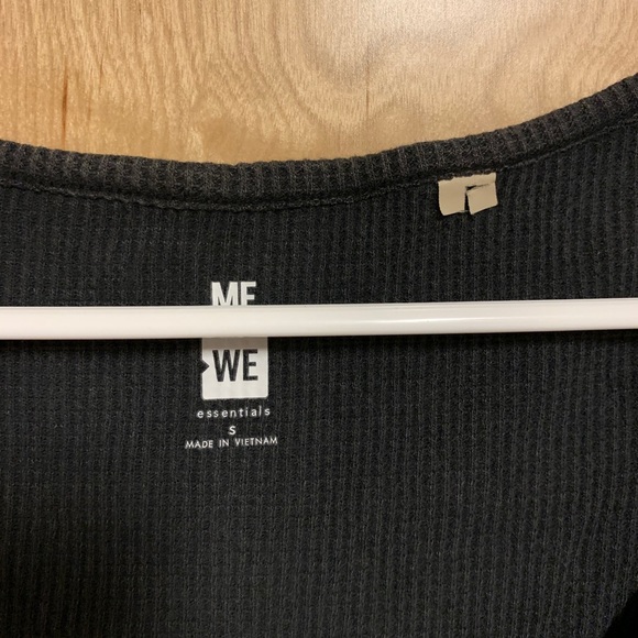 Crop top - Picture 2 of 3